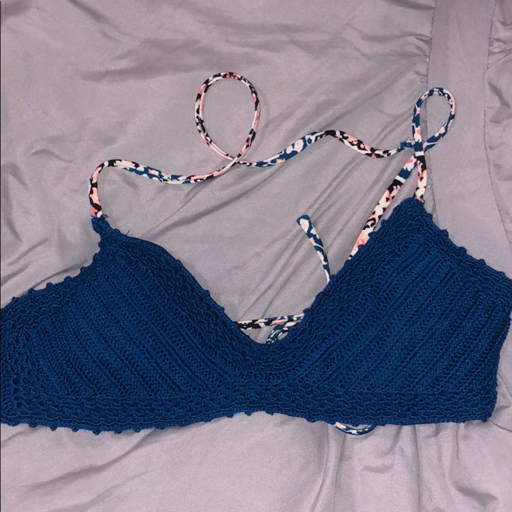 swim top size medium